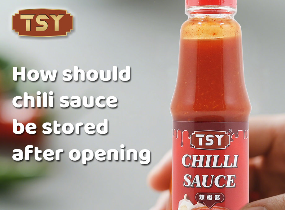 Como o molho de pimenta deve ser armazenado após a abertura?