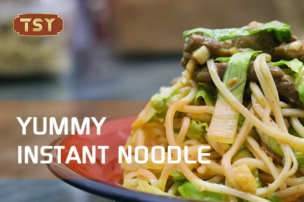 10 receitas criativas de macarrão instantâneo para uma refeição rápida e saborosa